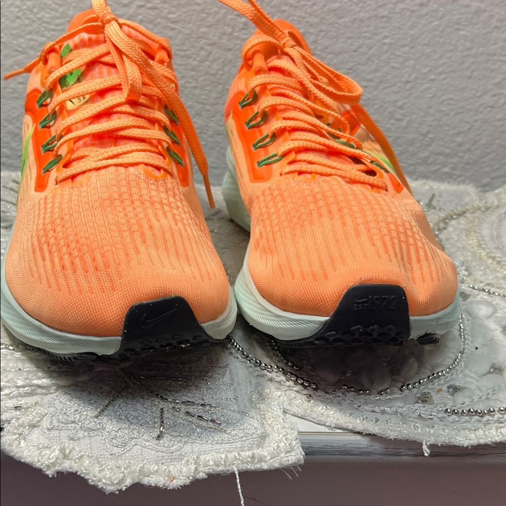 EUC NIKE Orange Air Zoom Pegasus 39 - Picture 11 of 14